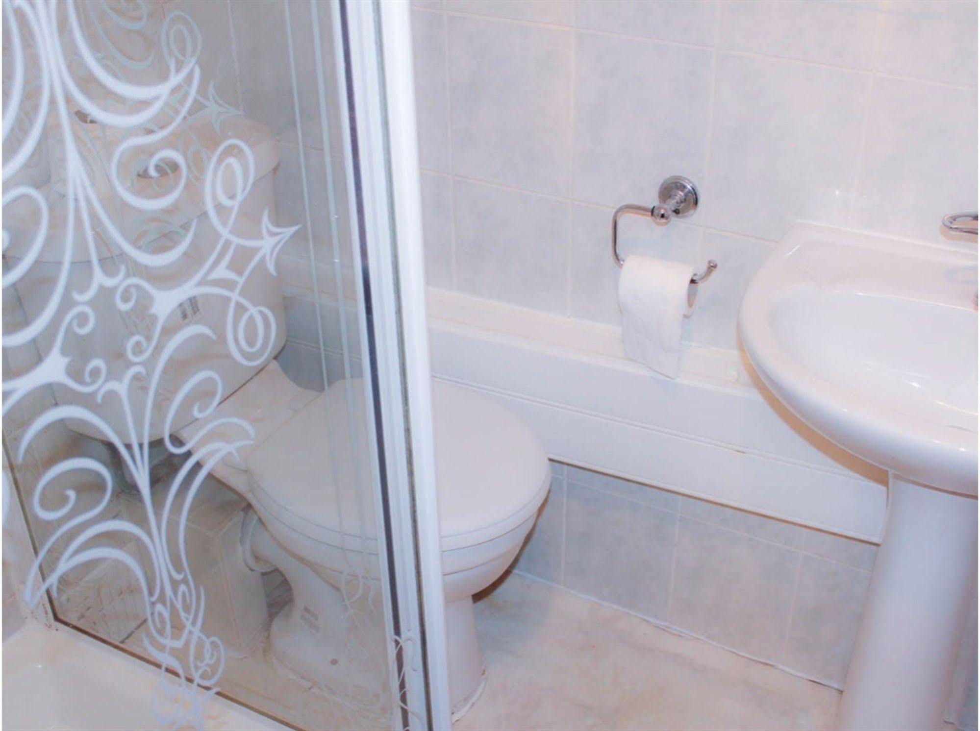 Lampton Guest House Hounslow Kültér fotó