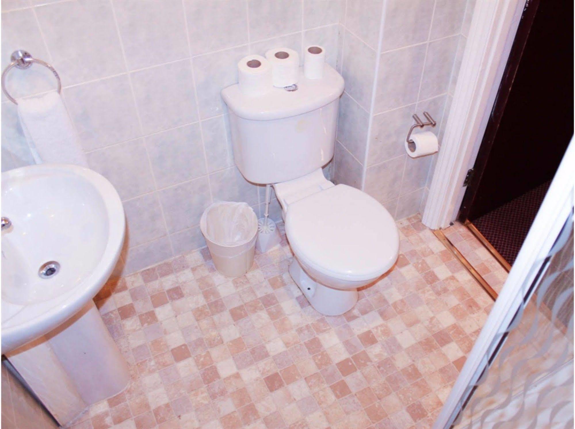 Lampton Guest House Hounslow Kültér fotó